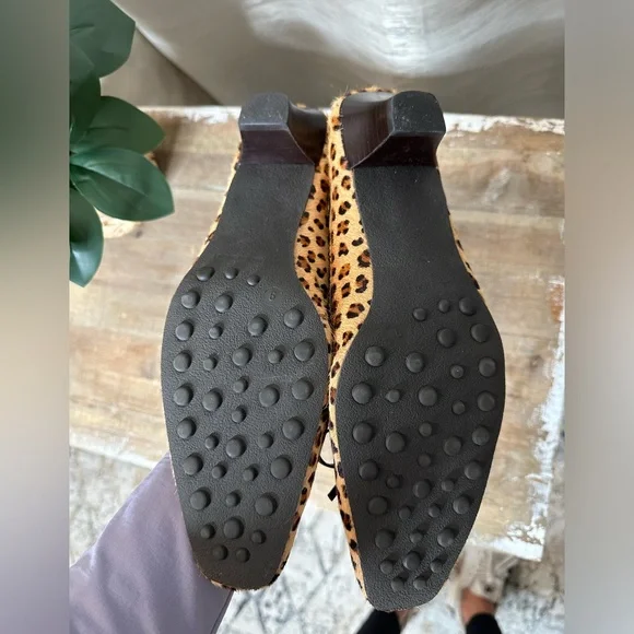 Eddie Bauer leopard print faux fur kitten heel leather pointy toed shoes w bow - Picture 9 of 15